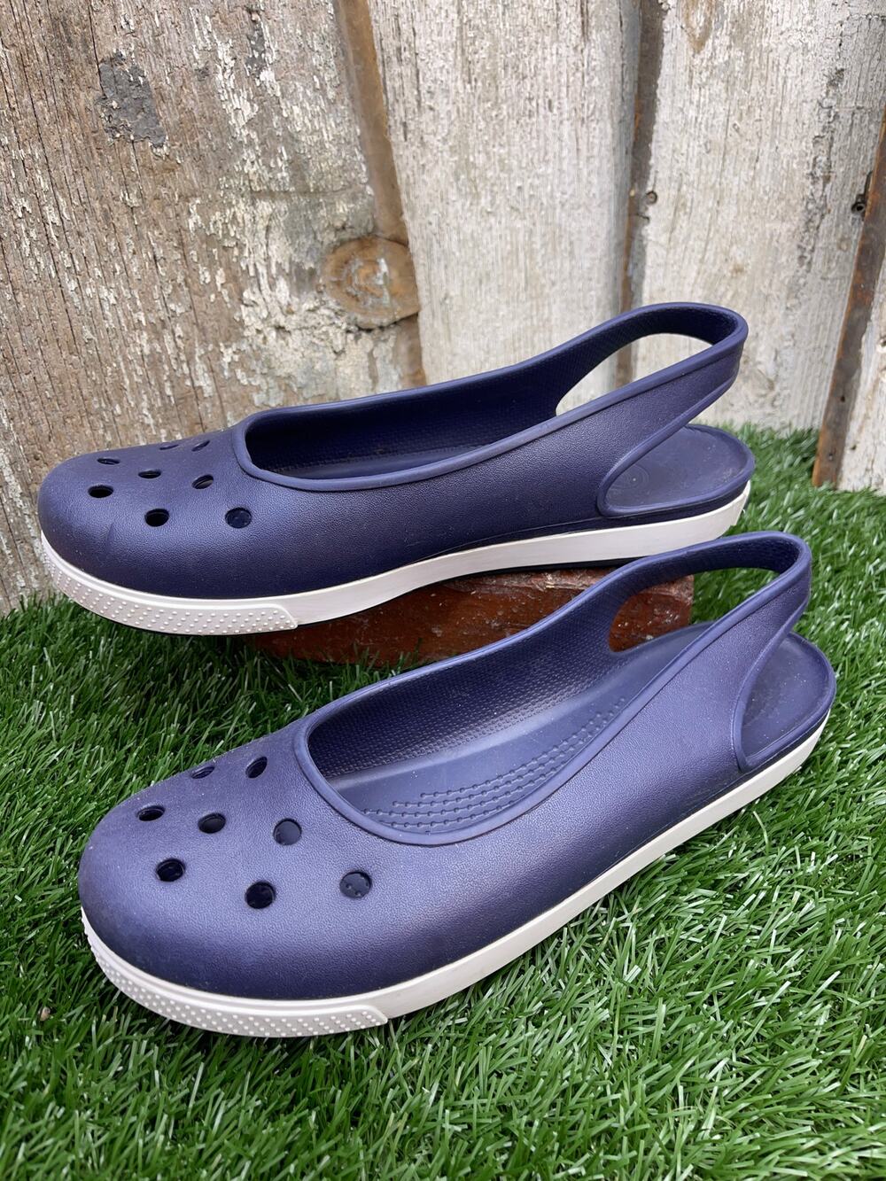 CROCS Airy Slingback Flats Navy White Women's 11